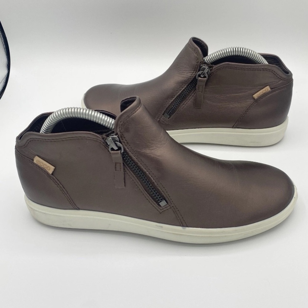 Ecco Women's Ankle Boots in Brown - Picture 2 of 8